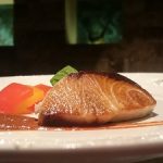『 寒鰤のポワレ 赤ワインとトマトのソースで 』です。