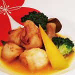 『 舌ビラメの生ハムロールトマトと魚介のスープで 』です。