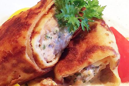 『 秋鮭のクレープ包み 彩り野菜のフリカッセと共に 』です。