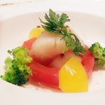 『 ホタテのポワレ 彩り野菜とアンチョビのソースで 』です。